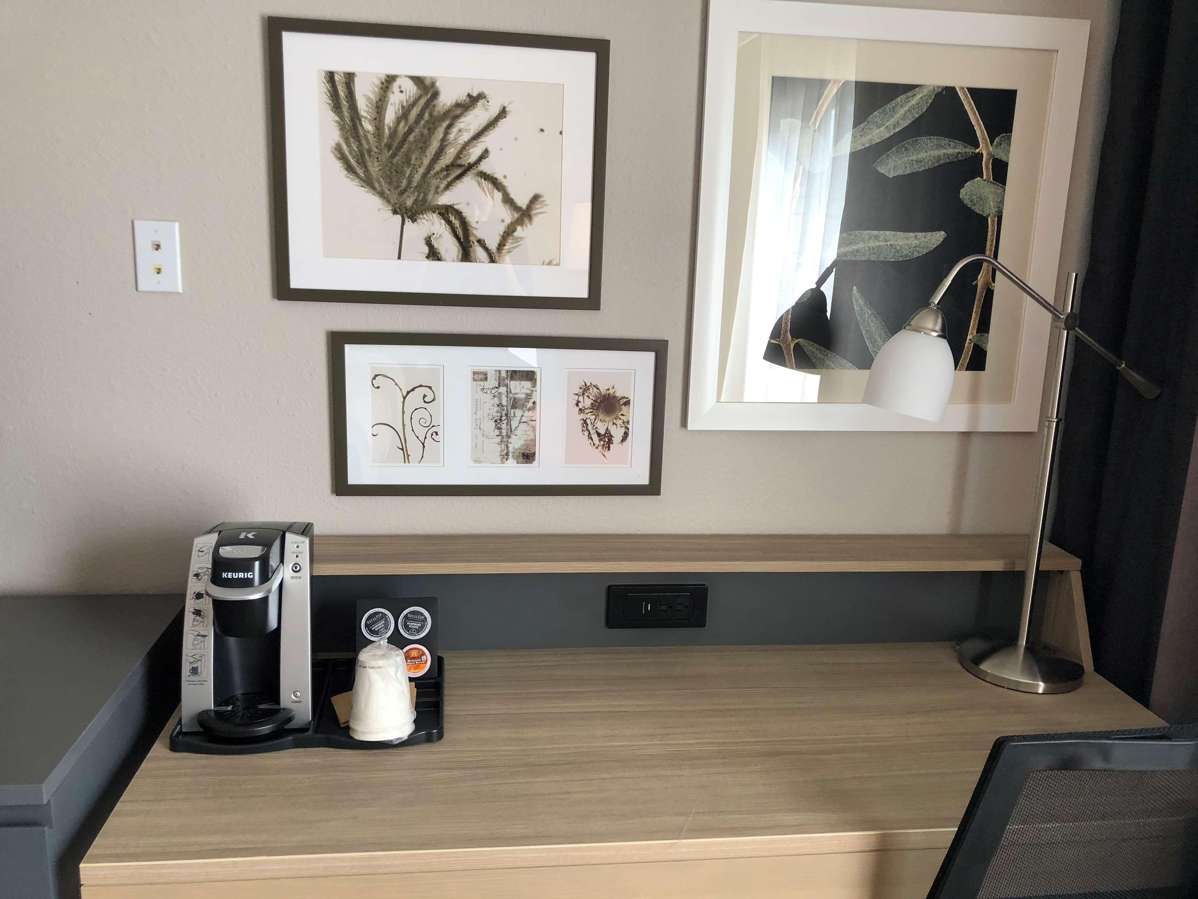 Country Inn & Suites By Radisson, Wichita East, Ks Εξωτερικό φωτογραφία
