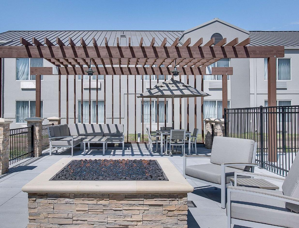 Country Inn & Suites By Radisson, Wichita East, Ks Εξωτερικό φωτογραφία