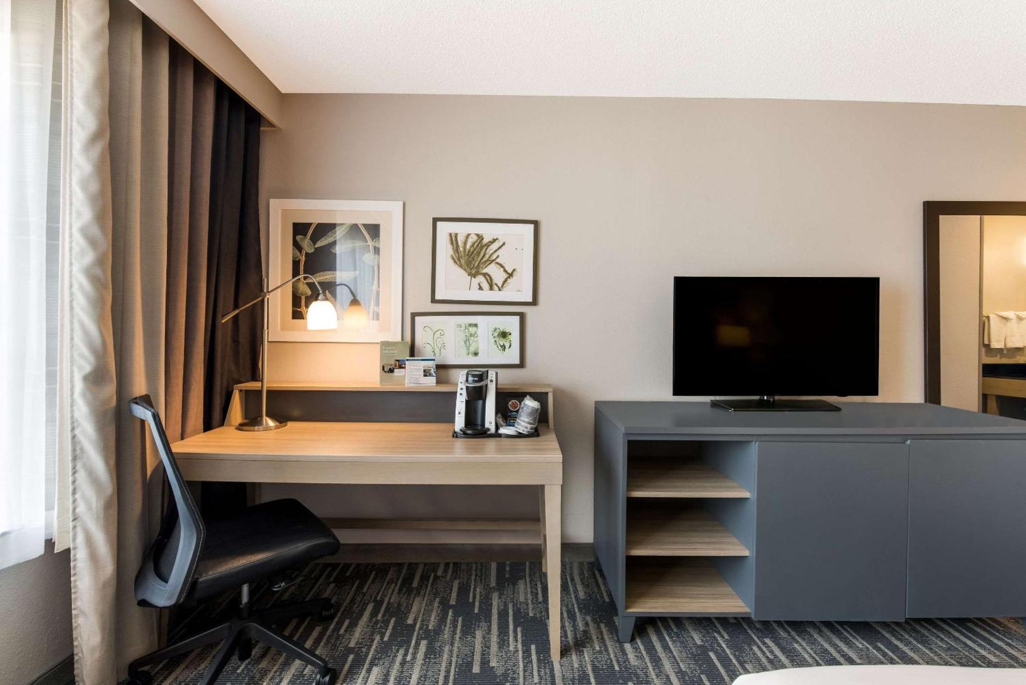 Country Inn & Suites By Radisson, Wichita East, Ks Εξωτερικό φωτογραφία