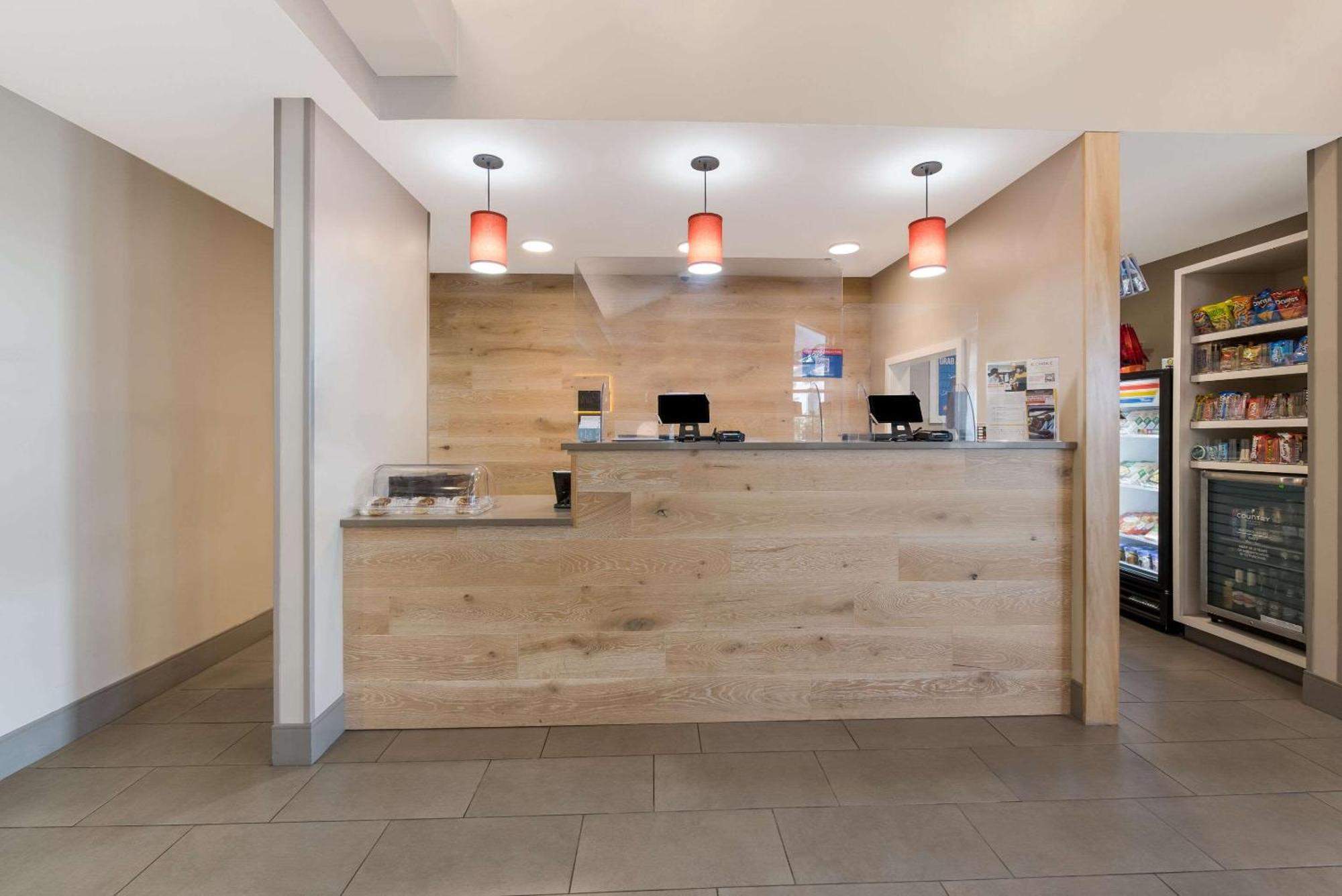 Country Inn & Suites By Radisson, Wichita East, Ks Εξωτερικό φωτογραφία