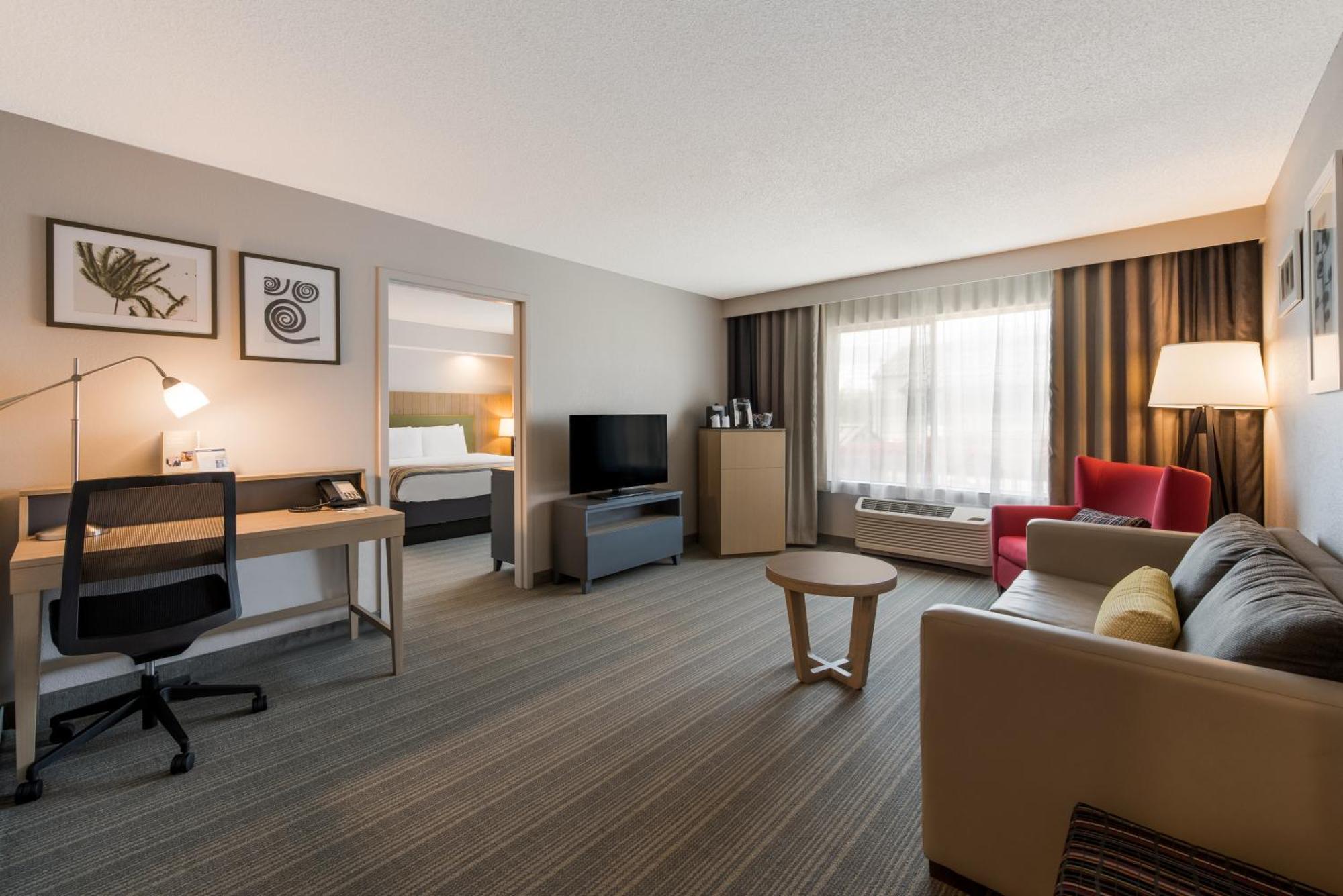 Country Inn & Suites By Radisson, Wichita East, Ks Εξωτερικό φωτογραφία