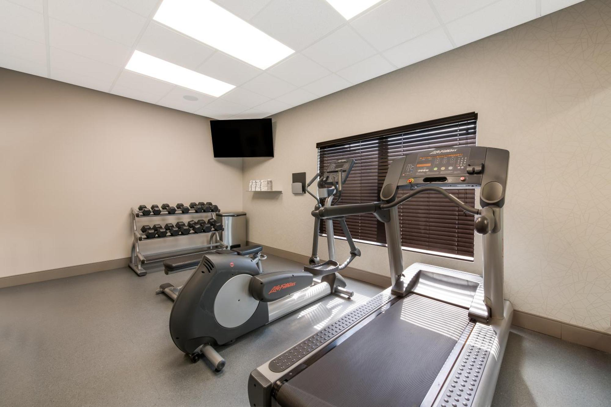 Country Inn & Suites By Radisson, Wichita East, Ks Εξωτερικό φωτογραφία
