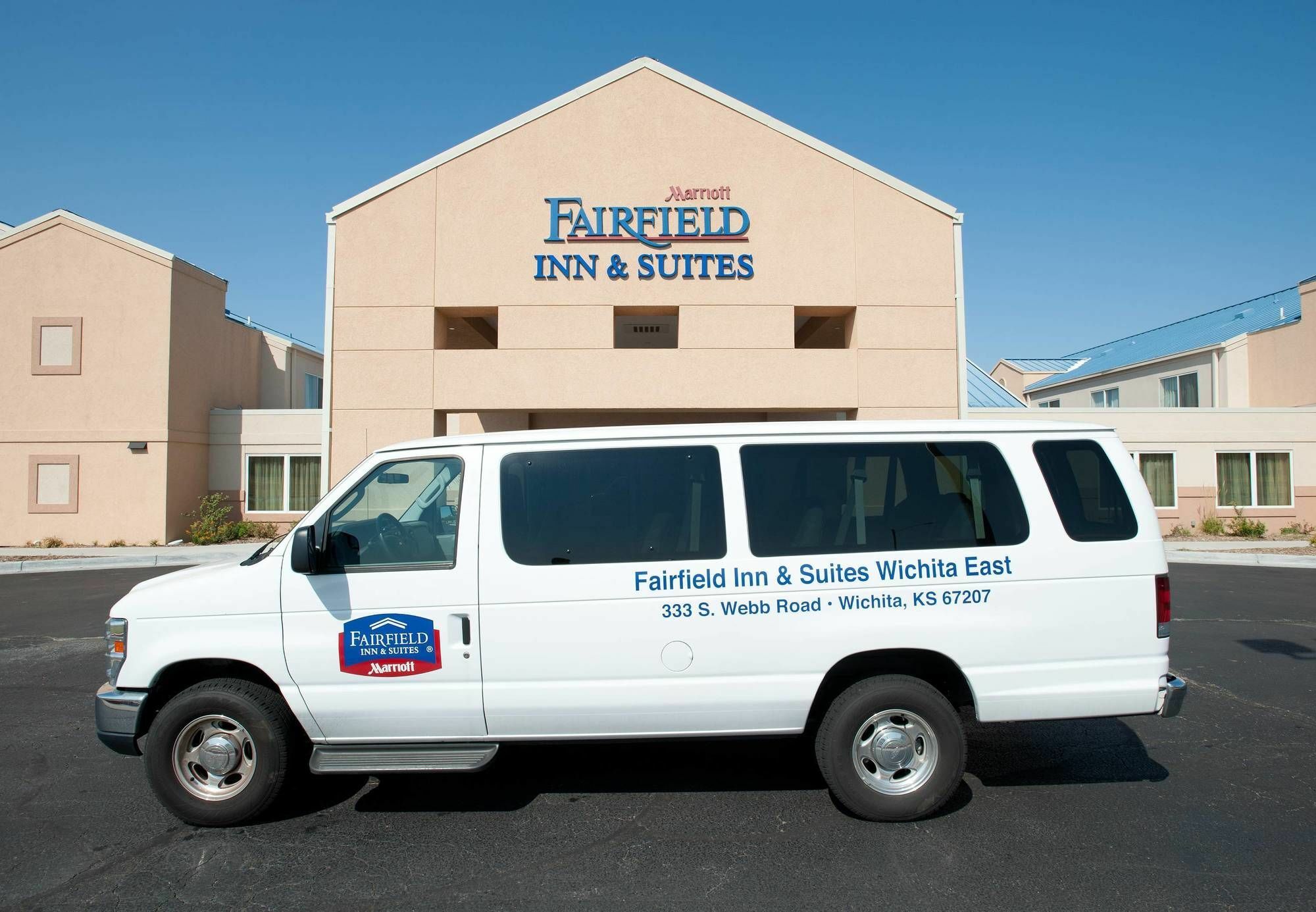 Country Inn & Suites By Radisson, Wichita East, Ks Εξωτερικό φωτογραφία