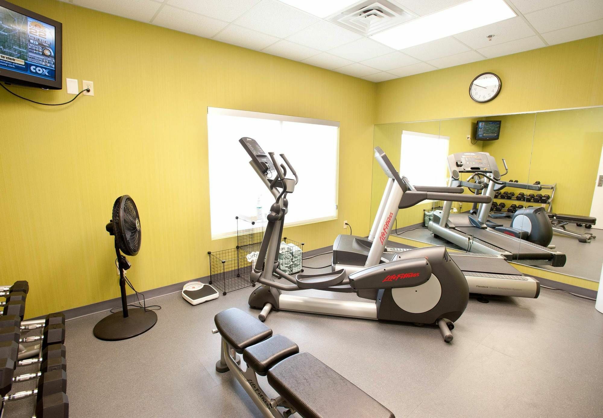 Country Inn & Suites By Radisson, Wichita East, Ks Εξωτερικό φωτογραφία