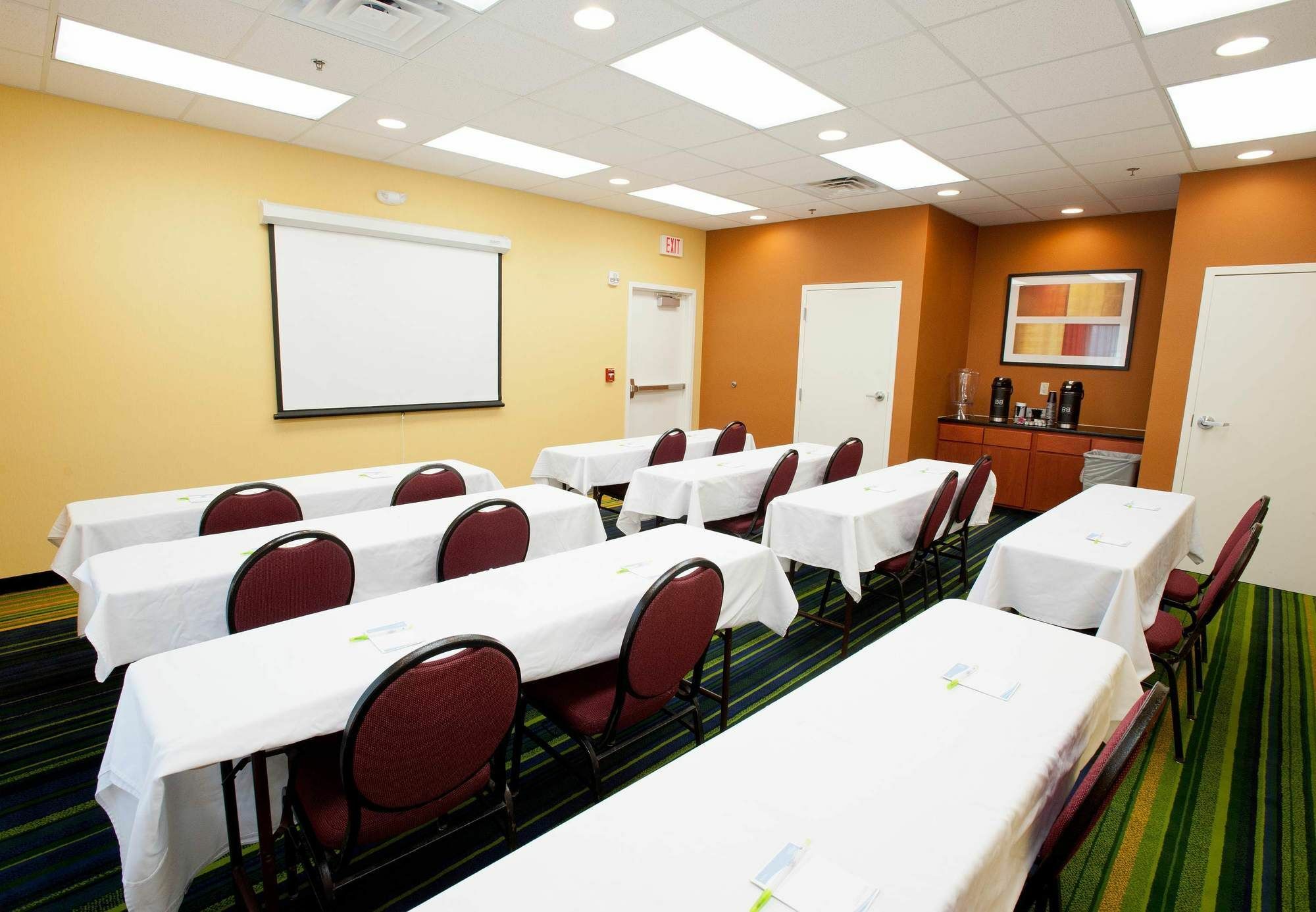 Country Inn & Suites By Radisson, Wichita East, Ks Εξωτερικό φωτογραφία
