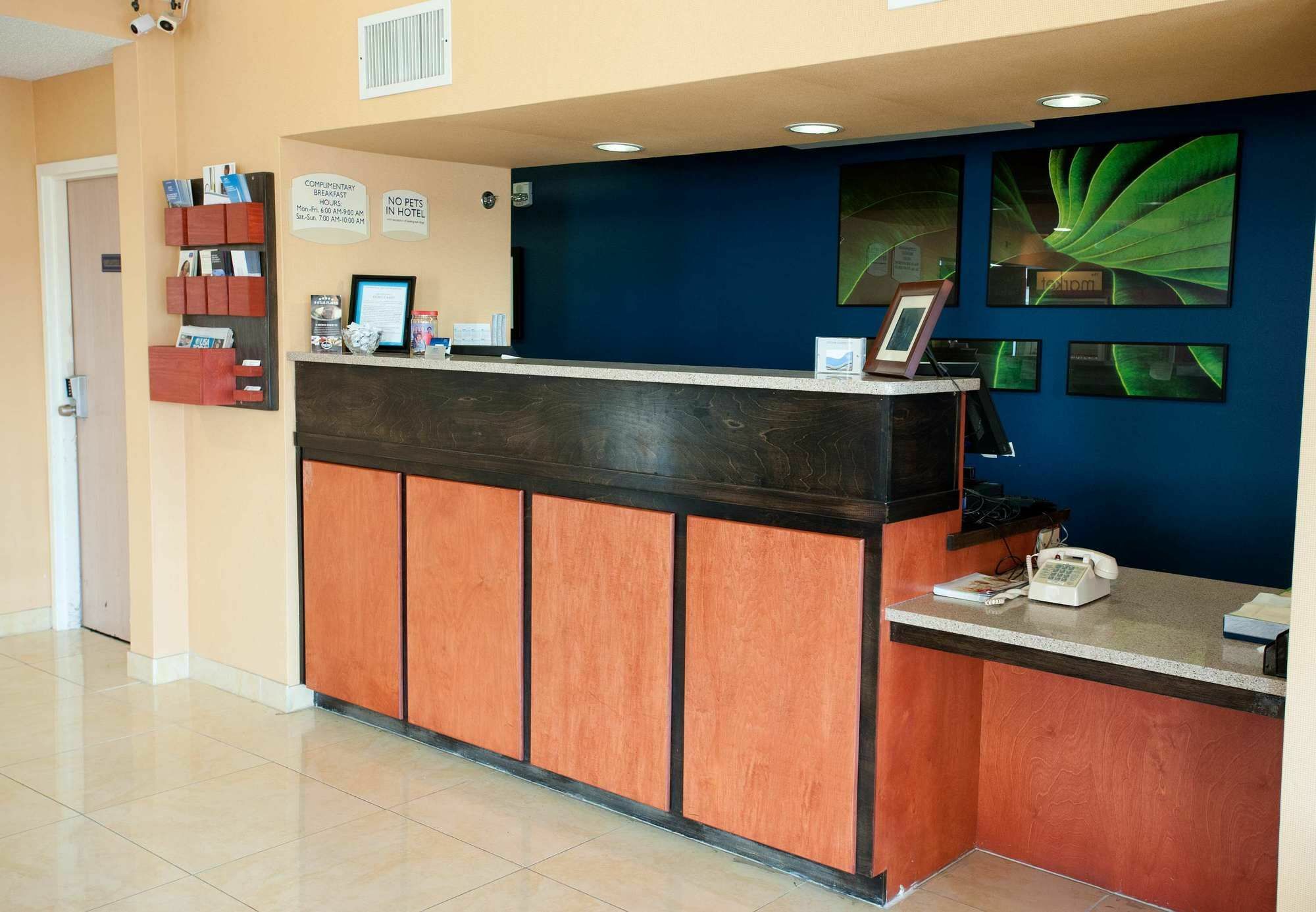 Country Inn & Suites By Radisson, Wichita East, Ks Εξωτερικό φωτογραφία